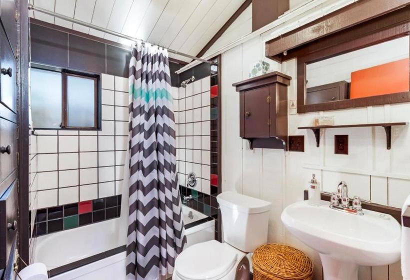 بنسيون Juniper Lane Guest House