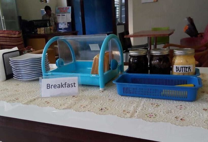 פנסיון Colorbox House