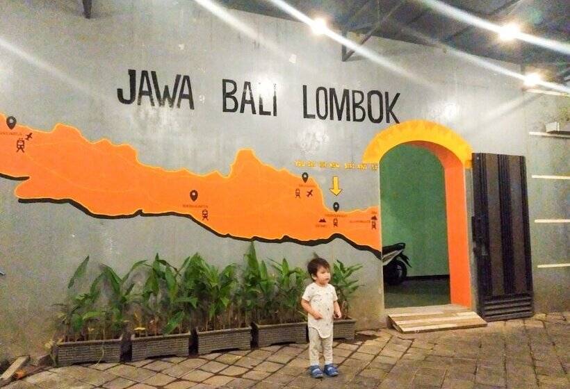 פנסיון Colorbox House