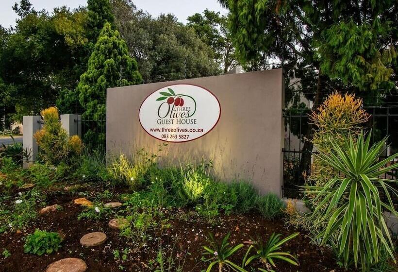 פנסיון Three Olives Guesthouse