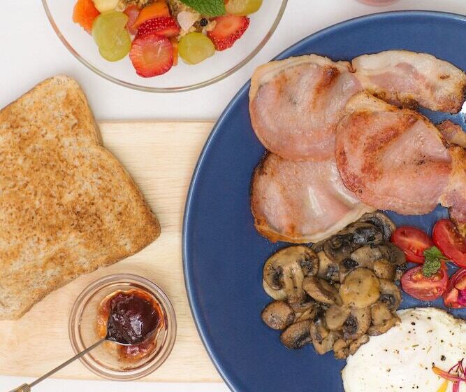 פנסיון Three Olives Guesthouse