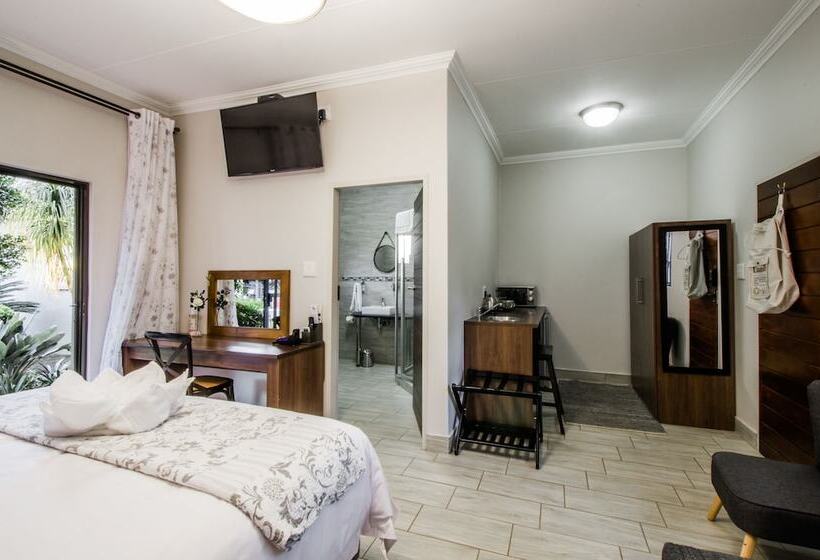 פנסיון Three Olives Guesthouse