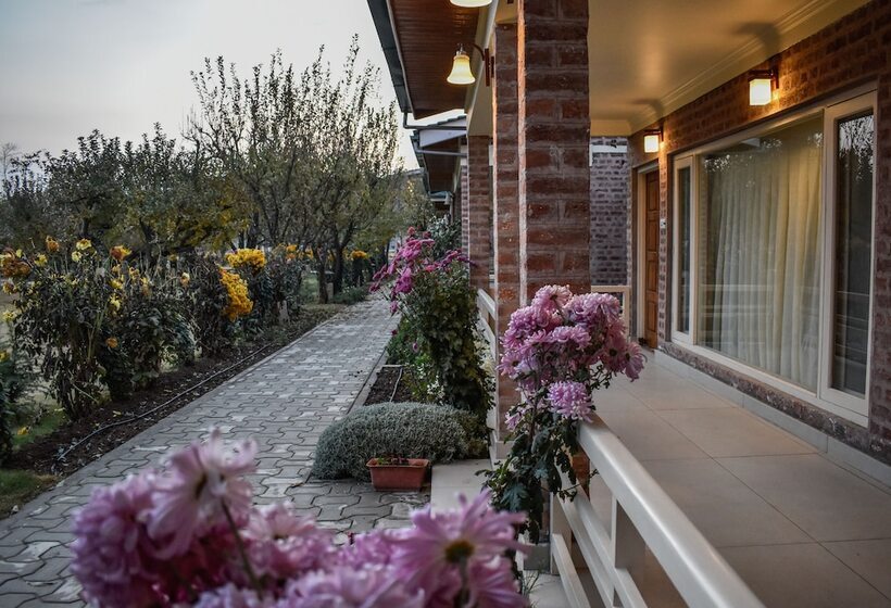 Resort The Orchard Retreat & Spa