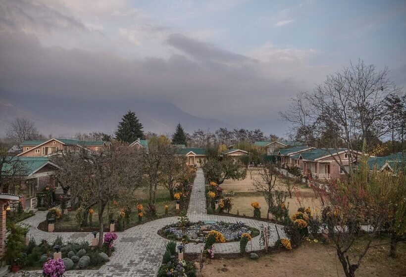 Resort The Orchard Retreat & Spa