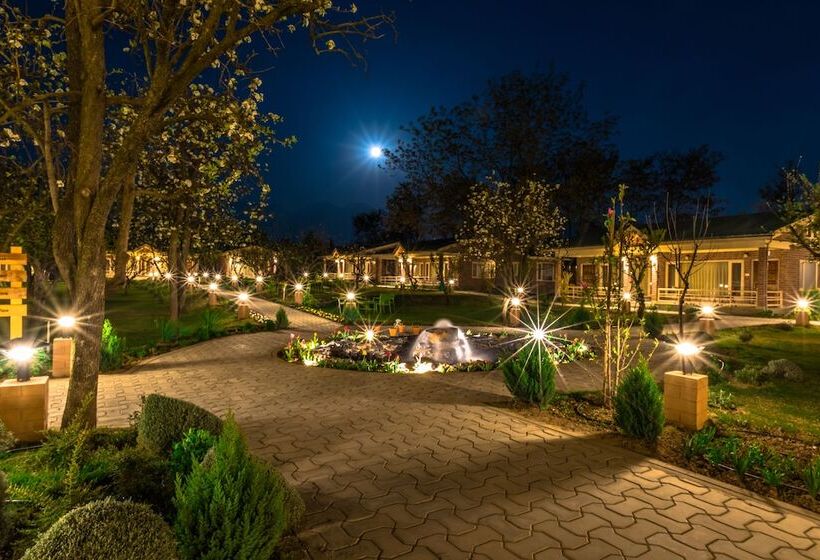 Resort The Orchard Retreat & Spa