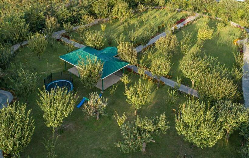 Resort The Orchard Retreat & Spa