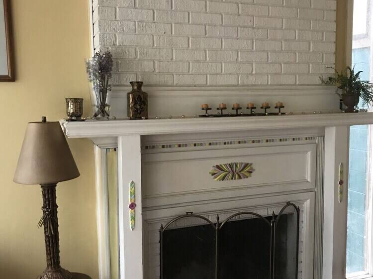 Tallahassee Sun & Moon   Hostel