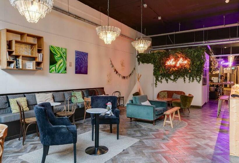 هاستل Clinkmama