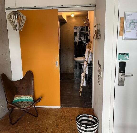 هاستل Clinkmama