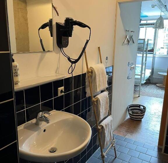 هاستل Clinkmama