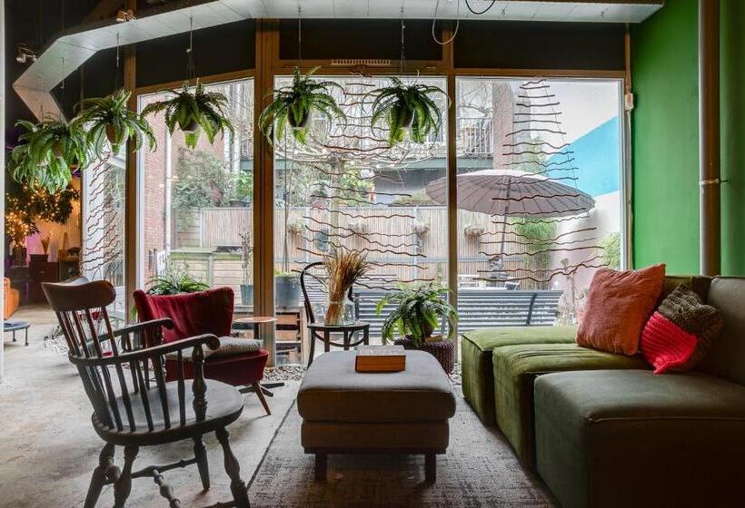 هاستل Clinkmama