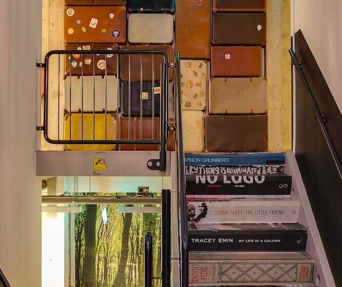 هاستل Clinkmama