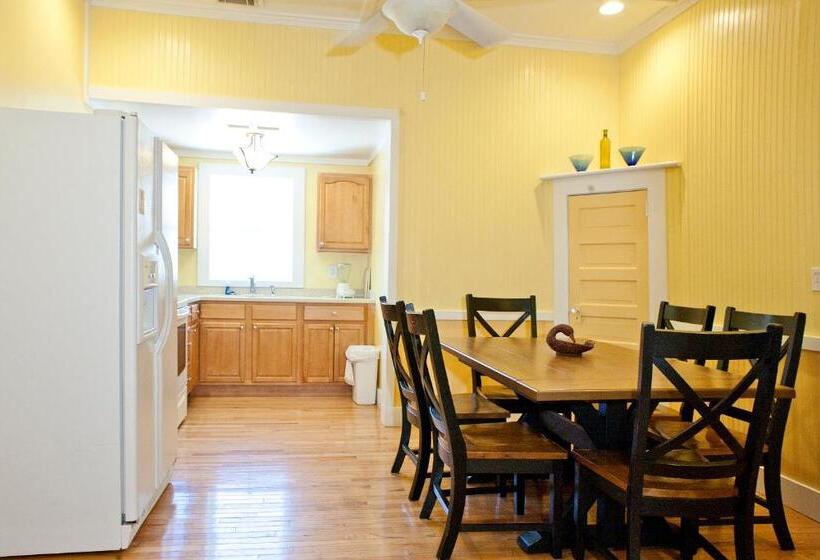 هاستل Georgianne Inn & Suites Check In 212 Butler Ave