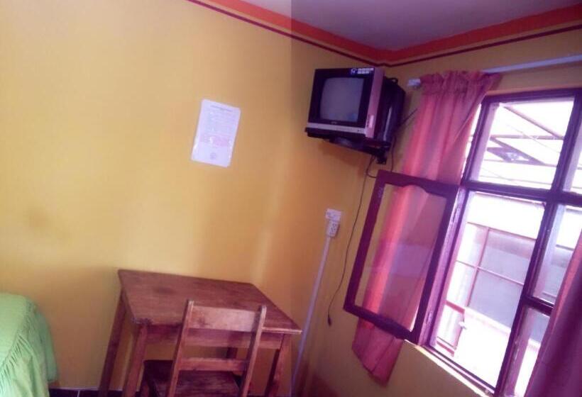 호스텔 Hostal La Roca Uyuni