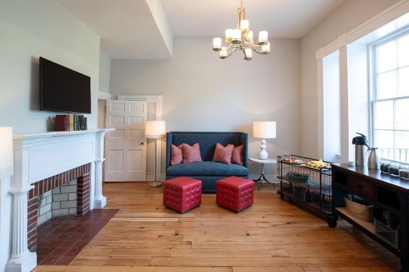 فندق صغير The Blackburn Inn And Conference Center