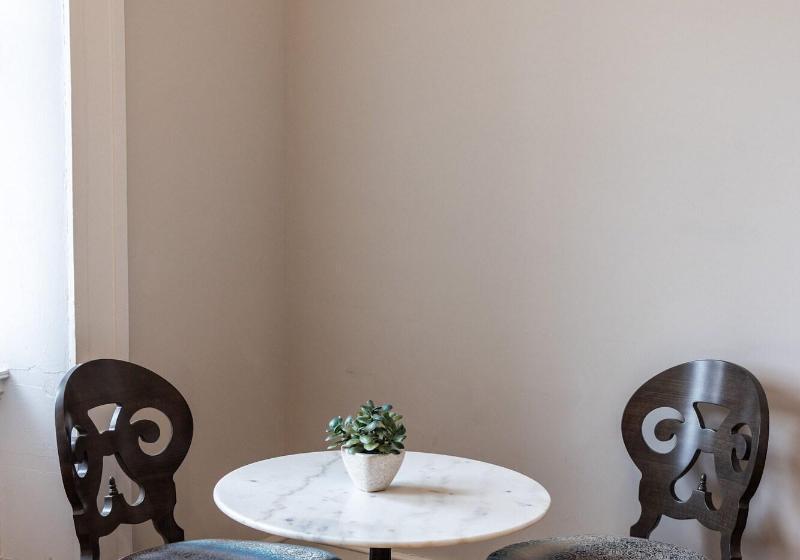 فندق صغير The Blackburn Inn And Conference Center