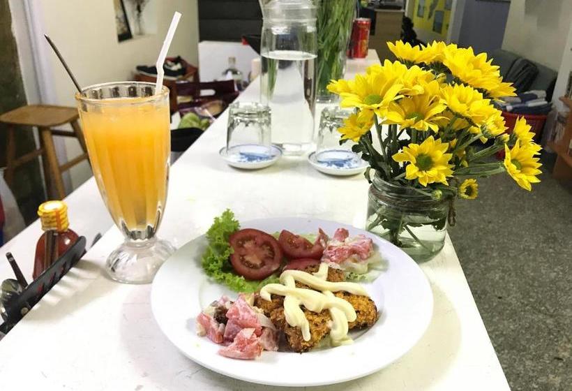 هتل کپسول Win Win Hostel