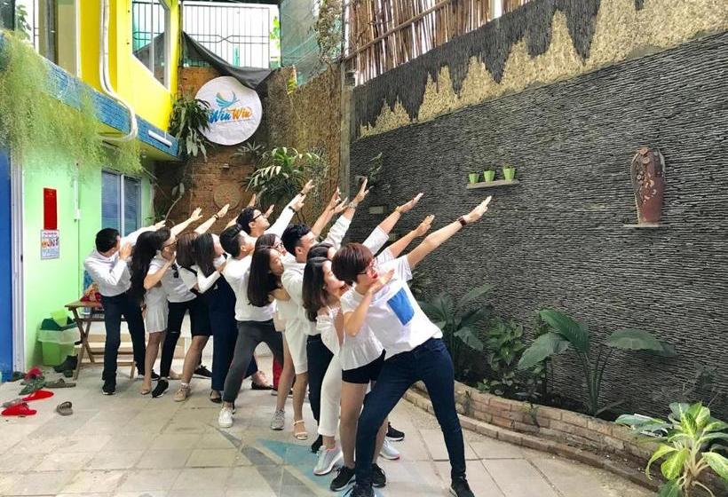 هتل کپسول Win Win Hostel