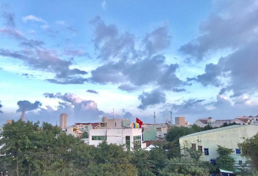 هتل کپسول Win Win Hostel