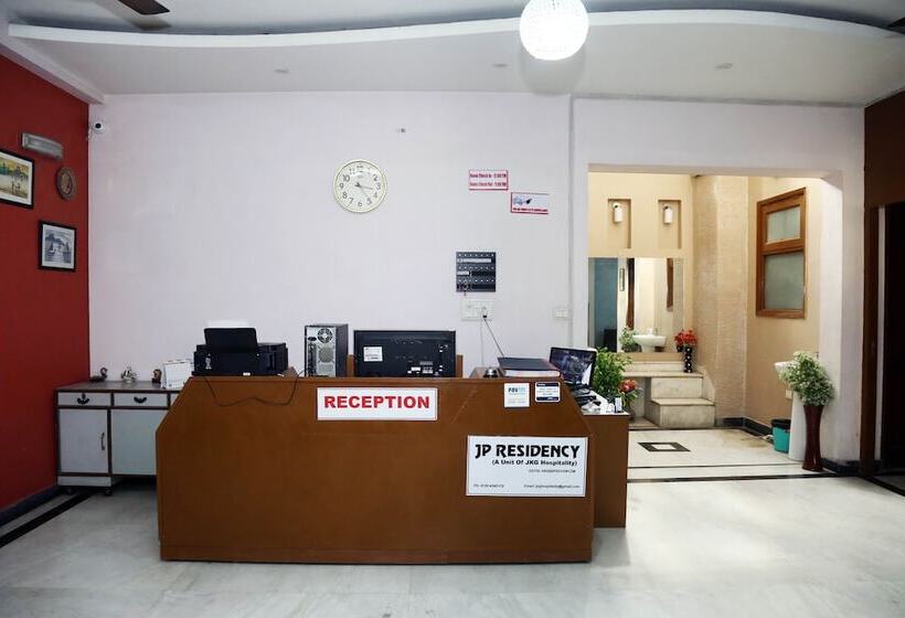 בית מלון כפרי J P Residency