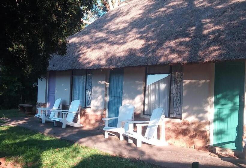 בית מלון כפרי Ledges Retreat