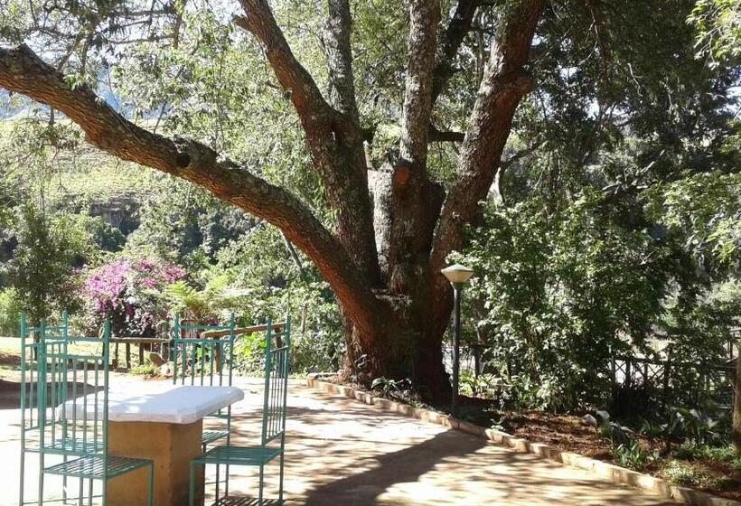 בית מלון כפרי Ledges Retreat