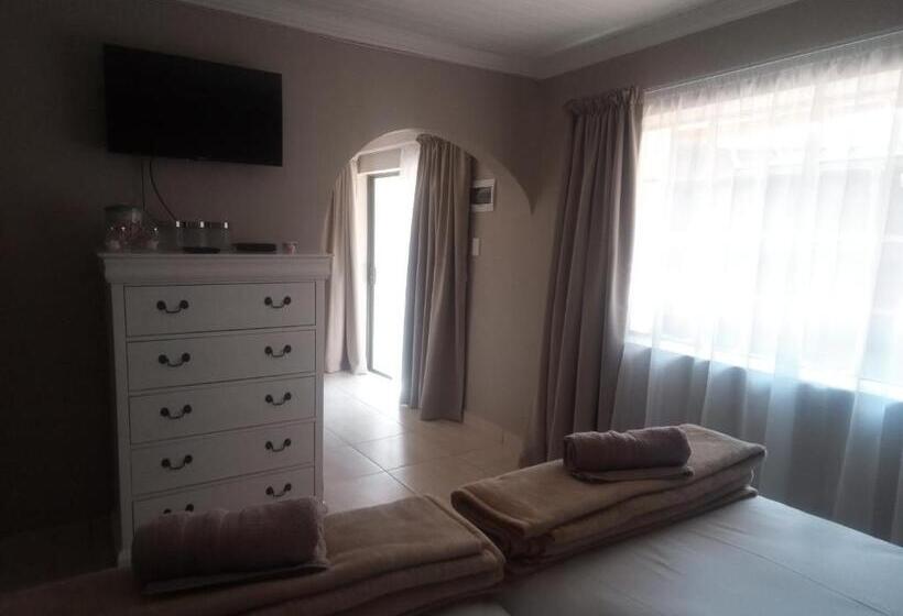 בית מלון כפרי Ledges Retreat