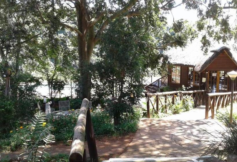 בית מלון כפרי Ledges Retreat