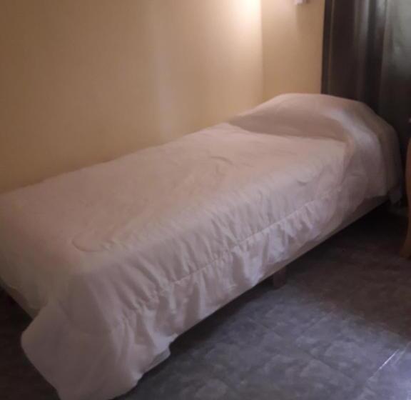 بنسيون Aguilar House Hostel B&b