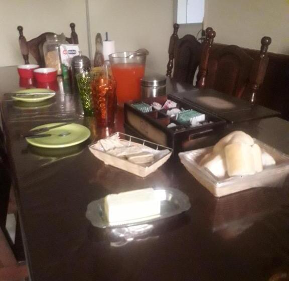 بنسيون Aguilar House Hostel B&b