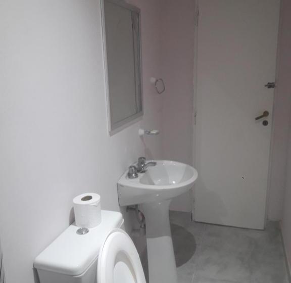 بنسيون Aguilar House Hostel B&b