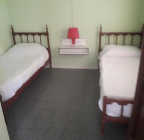 بنسيون Aguilar House Hostel B&b