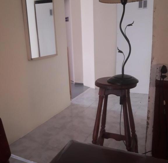 بنسيون Aguilar House Hostel B&b