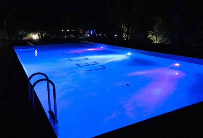 پانسیون Camping & Hôtel Le Calme