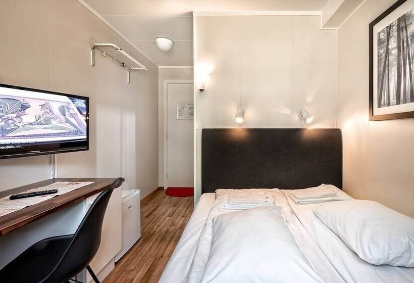 Пансион Førde Gjestehus Og Camping