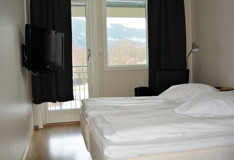 Пансион Førde Gjestehus Og Camping