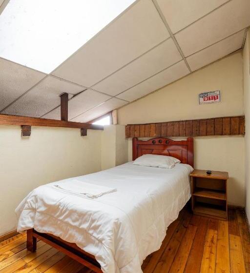 Пансион Hostal La Suite