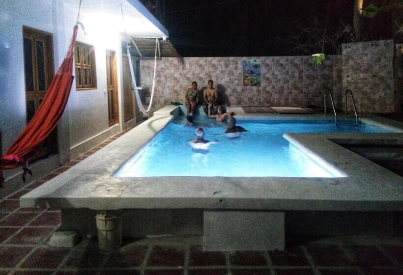 بنسيون Hostal Nibuni Palomino