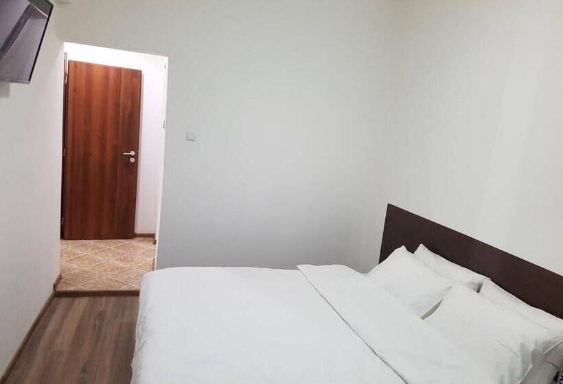 بنسيون Rooftop Oscar Rooms