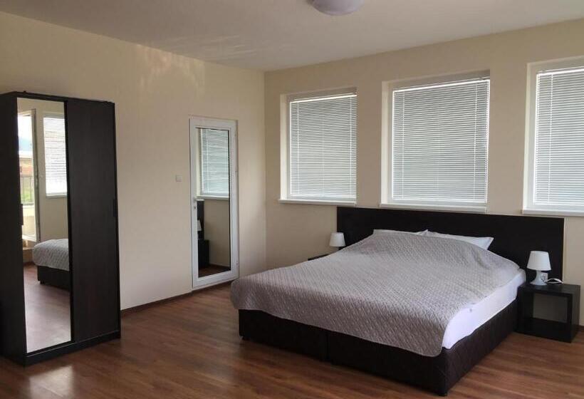 بنسيون Rooftop Oscar Rooms