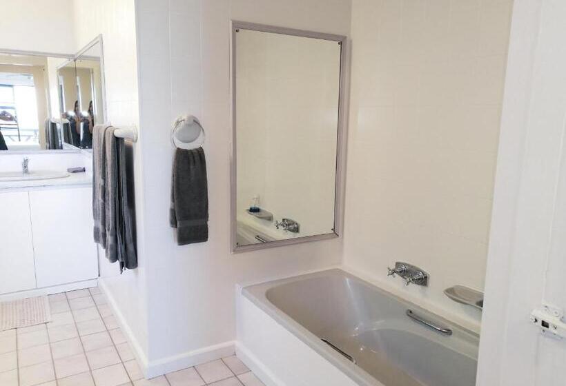 پانسیون Swallows Nest Plett