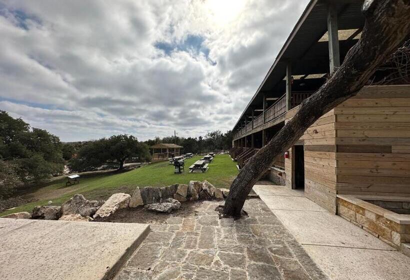 הוסטל Canyon Lakeview Resort