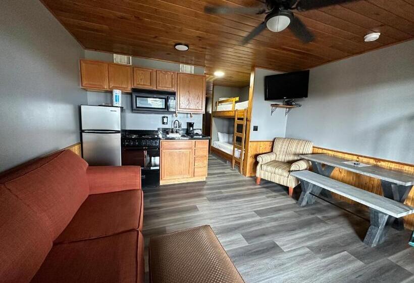 הוסטל Canyon Lakeview Resort