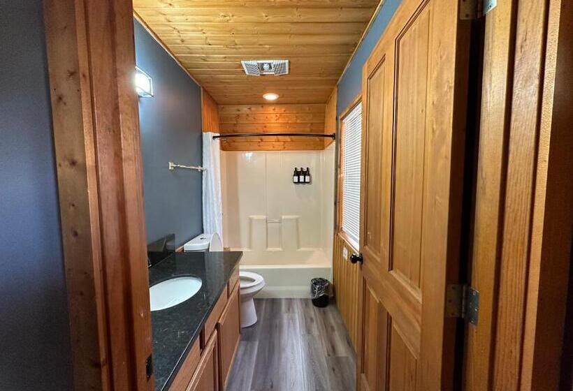 הוסטל Canyon Lakeview Resort