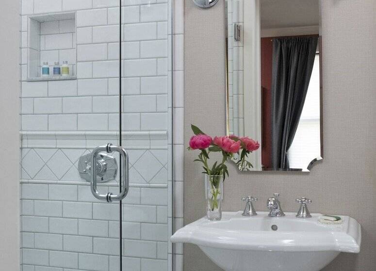 הוסטל The Jackson