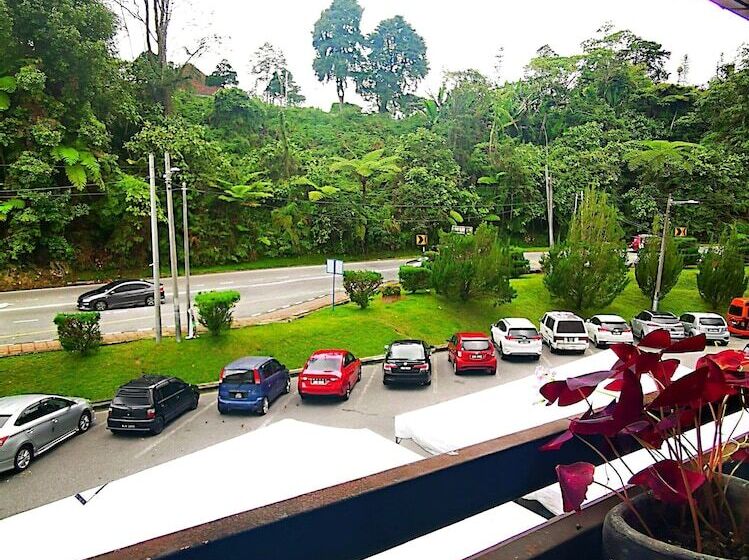 מלון כמוסות Sleepbox Hotel   Hostel