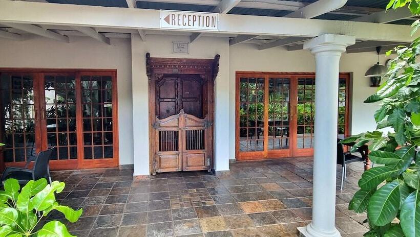 بنسيون African Roots Guest House