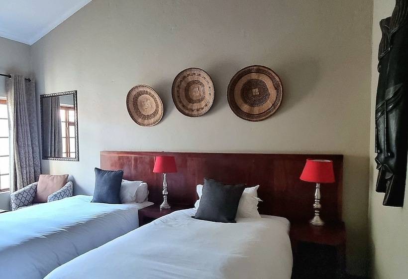 بنسيون African Roots Guest House