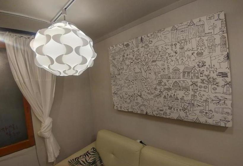 Pensió Dalbit Stay Seodaejeon