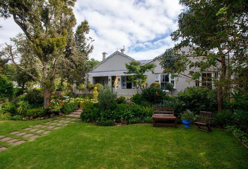 پانسیون Fiddlewood Fields Guest House